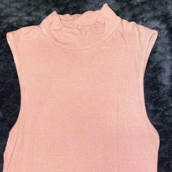 Brown turtle neck tank top - Picture 1 of 2